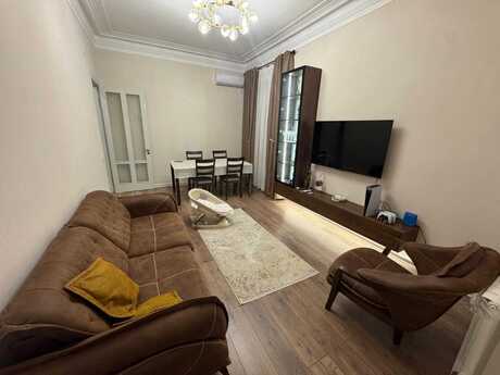 Elan №6311901 - Bakı, Nizami m., 2 otaqlı, 65 m², 2/5 mərtəbə
