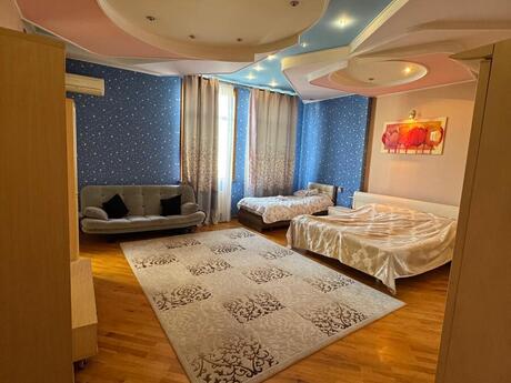 Elan №6312197 - Bakı, 28 May m., 5 otaqlı, 245 m², 8/12 mərtəbə