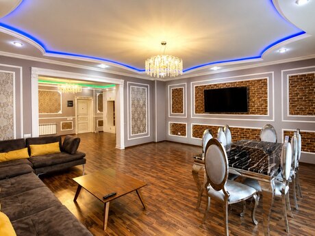 5 otaqlı yeni tikili - 8 Noyabr m. - 300 m²
