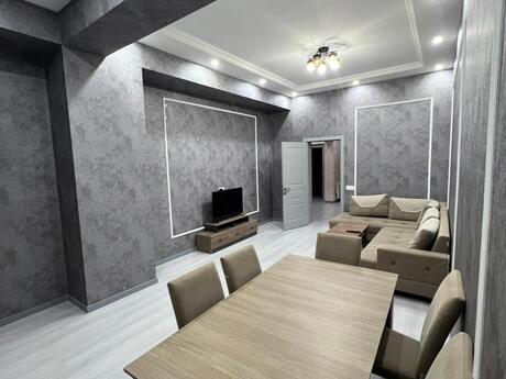 Объявление №6312804 - Баку, м. Элмляр Академиясы, 4-комн., 180 м², 5/18 этаж