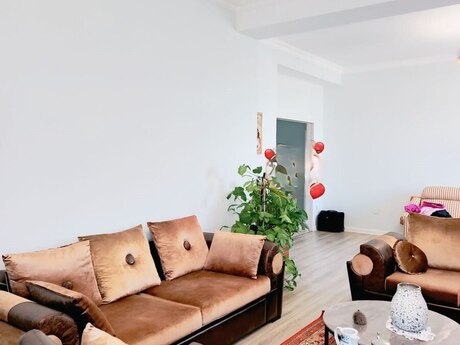 Kirayə 3 otaqlı mənzil, 150 m², Ağ şəhər: 1 800 ₼/ay 2