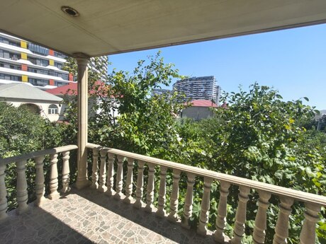 5 otaqlı həyət evi/bağ evi - Biləcəri q. - 170 m²