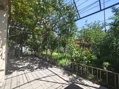 5 otaqlı həyət evi/bağ evi - Biləcəri q. - 170 m²