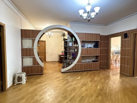 4 otaqlı mənzil, 175 m², Nizami: 420 000 ₼ 4