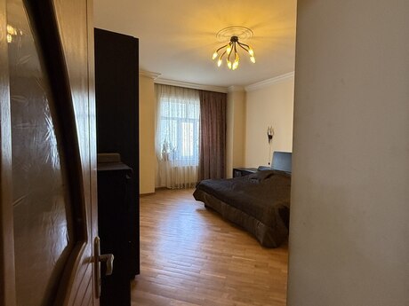 4 otaqlı mənzil, 175 m², Nizami: 420 000 ₼ 3
