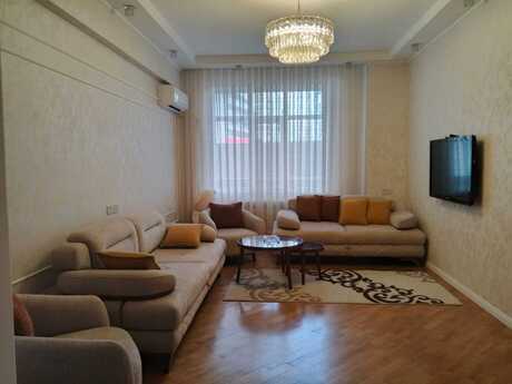 4-комнатная квартира, 150 м², 8 Noyabr: 448 000 ₼ 2