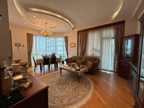 3 otaqlı mənzil, 140 m², 28 May: 595 000 ₼ 3