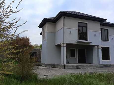 5 otaqlı həyət evi/bağ evi - Novxanı q. - 400 m²