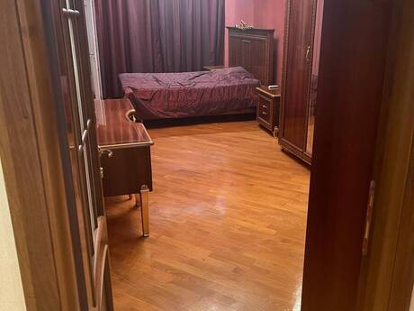 Kirayə 3 otaqlı mənzil, 170 m², 28 May: 1 200 ₼/ay 3