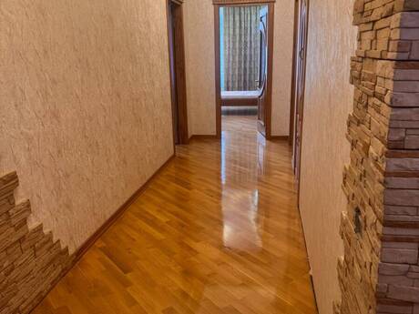 4-room apartment for rent, 215 m², Nizami: 1 500 ₼/mo 5