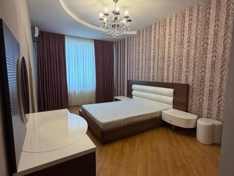 4 otaqlı mənzil, 130 m², Əhmədli: 258 000 ₼ 2