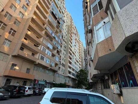 3-room apartment, 100 m², 9-cu mikrorayon: 240 000 ₼ 2
