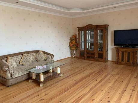 11-комн. дом/дача - пос. Геокмалы - 750 м²