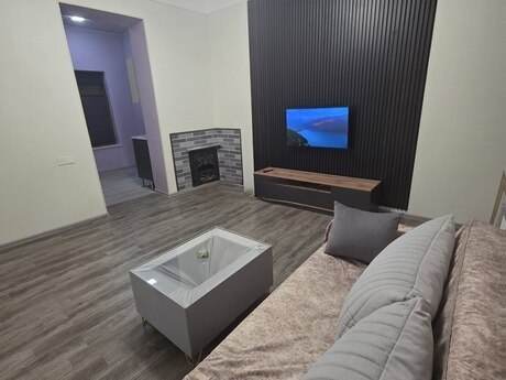 2 otaqlı köhnə tikili - 28 May m. - 50 m²
