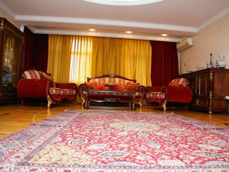 4 otaqlı mənzil, 210 m², 28 May: 820 000 ₼ 4