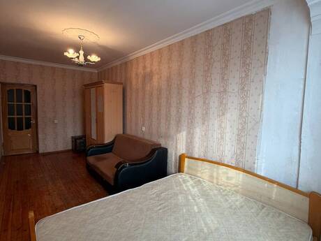 3-комн. вторичка - м. Автовокзал - 65 м²