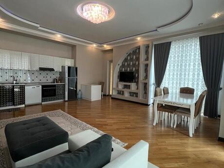 Объявление №6317474 - Баку, м. Элмляр Академиясы, 3-комн., 130 м², 7/16 этаж