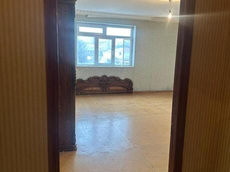 4 otaqlı köhnə tikili - Bakıxanov q. - 130 m²