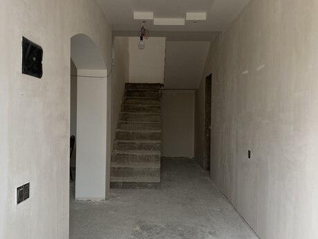 5 otaqlı həyət evi/bağ evi - Qala q. - 220 m²