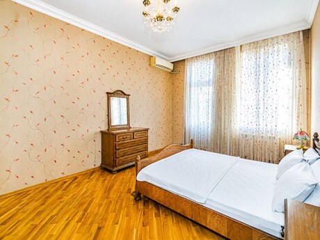 3-комн. новостройка - м. Низами - 135 м²