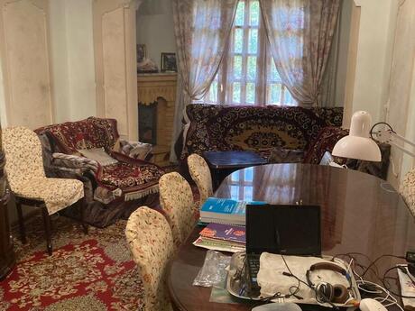 Elan №6318176 - Bakı, Memar Əcəmi m., 3 otaqlı, 70 m², 3/5 mərtəbə