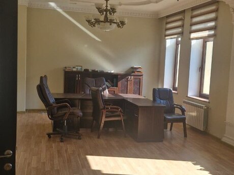 Elan №6318609 - Bakı, Nizami m., 4 otaqlı, 250 m²