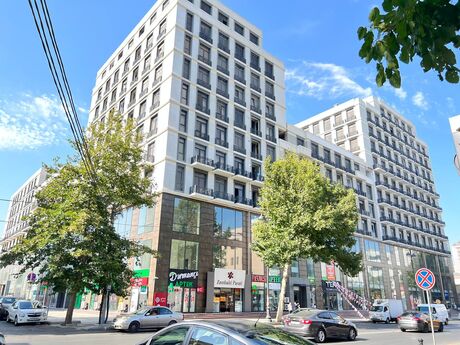 3-комнатная квартира, 151 м², 8 Noyabr: 378 000 ₼ 2