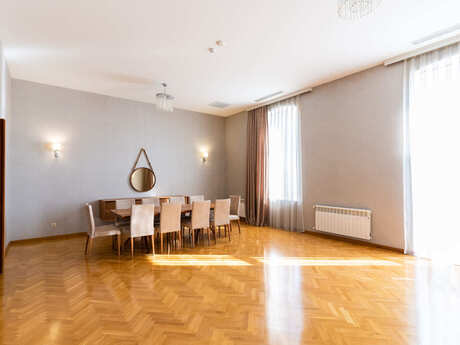Kirayə 5 otaqlı mənzil, 292 m², İçəri Şəhər: 5 000 ₼/ay 2