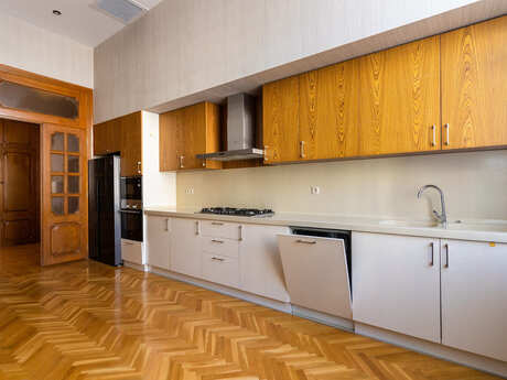 Kirayə 5 otaqlı mənzil, 292 m², İçəri Şəhər: 5 000 ₼/ay 3