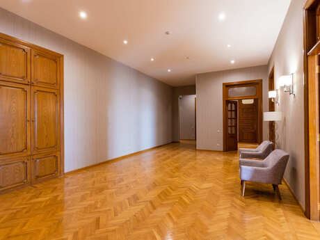 Kirayə 5 otaqlı mənzil, 292 m², İçəri Şəhər: 5 000 ₼/ay 5