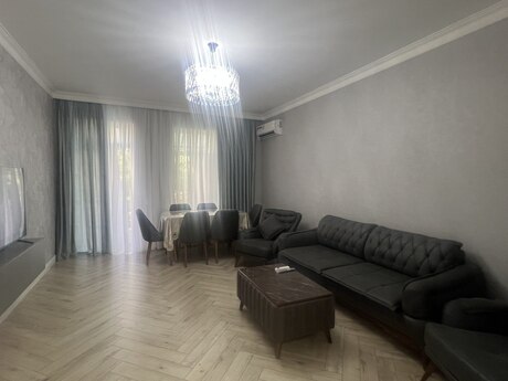Elan №6319114 - Bakı, Sahil m., 2 otaqlı, 60 m², 4/4 mərtəbə