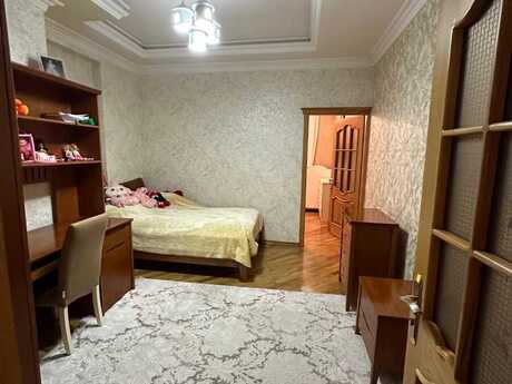4-комнатная квартира, 137 м², 20 Yanvar: 330 000 ₼ 3