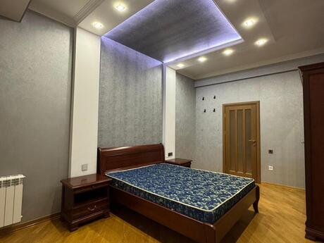 Kirayə 4 otaqlı mənzil, 215 m², Nizami: 1 799 ₼/ay 3