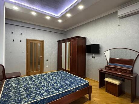 Kirayə 4 otaqlı mənzil, 215 m², Nizami: 1 799 ₼/ay 5