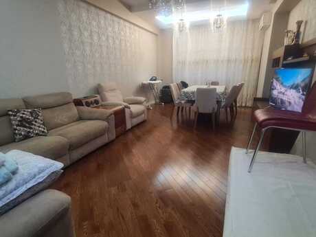 3 otaqlı mənzil, 135 m², İnşaatçılar: 670 000 ₼ 3