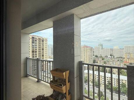 4-комнатная квартира, 242 м², İnşaatçılar: 950 000 ₼ 2