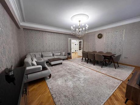 4 rooms · 165 m² · floor 9/18, Azadlıq Prospekti