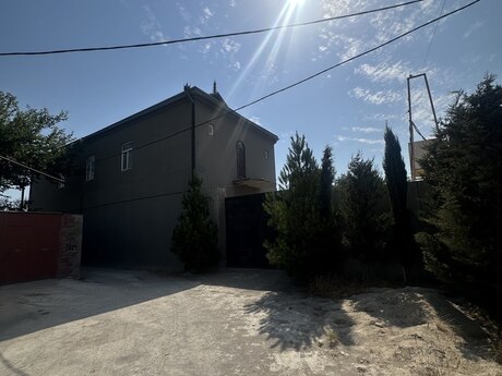8 otaqlı həyət evi/bağ evi - Zirə q. - 330 m²