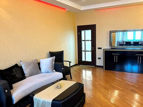 4-room apartment, 155 m², Nizami: 450 000 ₼ 3
