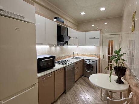 Elan №6320491 - Bakı, Memar Əcəmi m., 2 otaqlı, 70 m², 7/17 mərtəbə