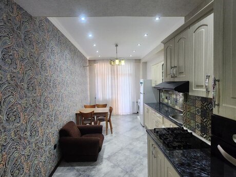 Elan №6320522 - Bakı, İnşaatçılar m., 3 otaqlı, 135 m², 7/16 mərtəbə