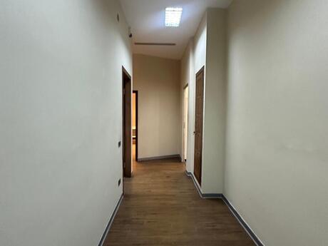 10-комн. офис - м. 28 мая - 303 м²