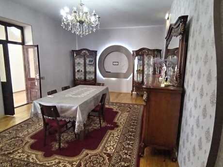 5 otaqlı həyət evi, 200 m², İnşaatçılar: 300 000 ₼ 5