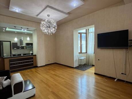 3-room apartment for rent, 164 m², Sahil: 2 100 ₼/mo 5