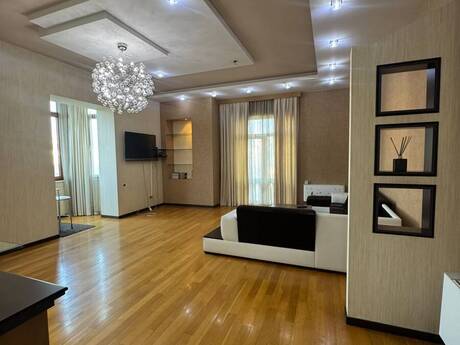 3-room apartment for rent, 164 m², Sahil: 2 100 ₼/mo 2