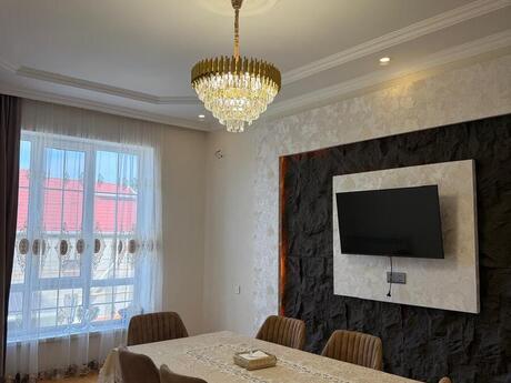 6 otaqlı həyət evi/bağ evi - Məmmədli q. - 247 m²