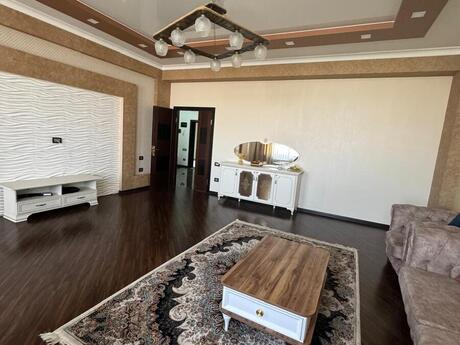 3-room apartment for rent, 153 m², Nizami: 1 600 ₼/mo 3