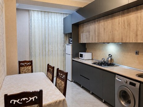 2-комн. новостройка - Насиминский  р. - 70 м²