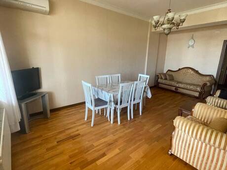 Elan №6321264 - Bakı, Elmlər Akademiyası m., 2 otaqlı, 81 m², 7/17 mərtəbə