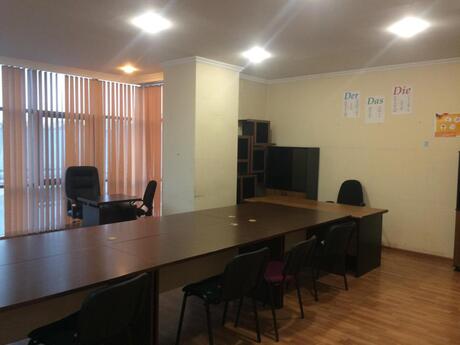 Elan №6321808 - Bakı, Gənclik m., 12 otaqlı, 310 m²
